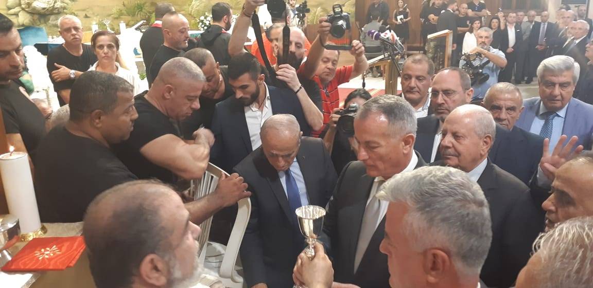 قداس في ضبية في ذكرى شهداء 13 تشرين بمشاركة روكز