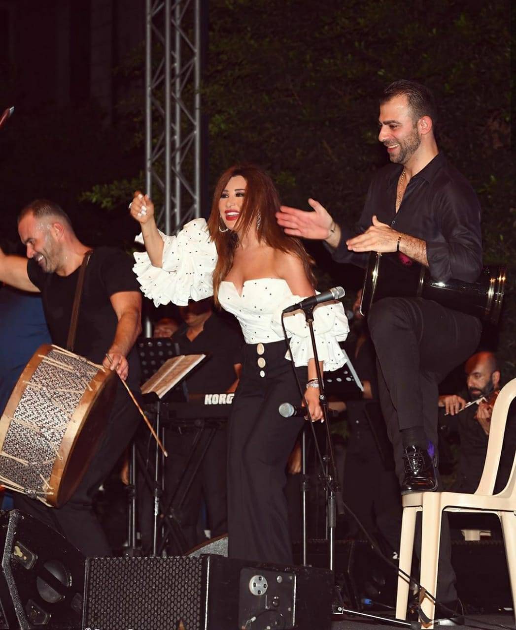 بالصور- نجوى كرم تشعل أجواء الجميزة.. وتثبت مجدداً أنها الرقم الصعب!