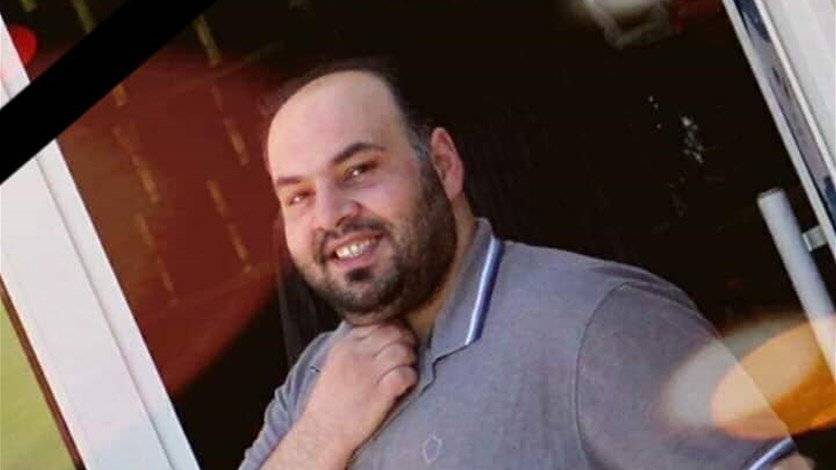وليد ضحية جديدة على طرقات لبنان... سيارته اصطدمت بالرصيف عند مستديرة سعدنايل