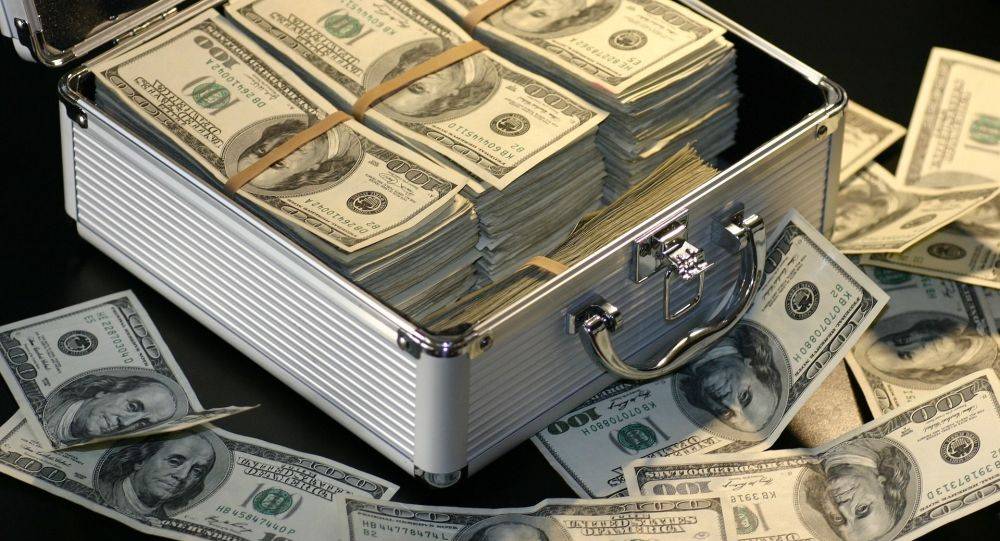 رجل يخسر 600 مليون دولار بسبب تعليق