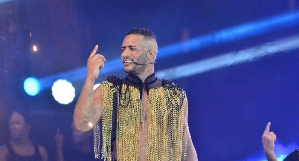 بالفيديو.. محمد رمضان يقود طائرة ركاب متوجها للسعودية