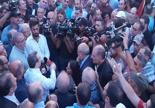 حاول نقل وتفريغ كمية كبيرة من الأحذية المهرّبة إلى مجدل عنجر