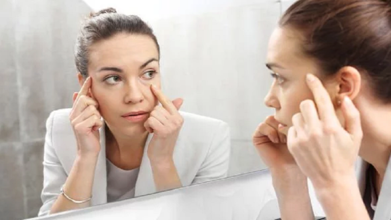 3 علامات تحذيرية على الوجه تدل على نقص فيتامين B12