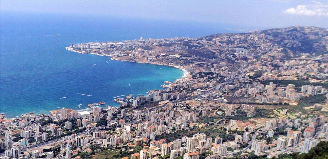 إخماد حريق داخل أحد المصارف في جونية!