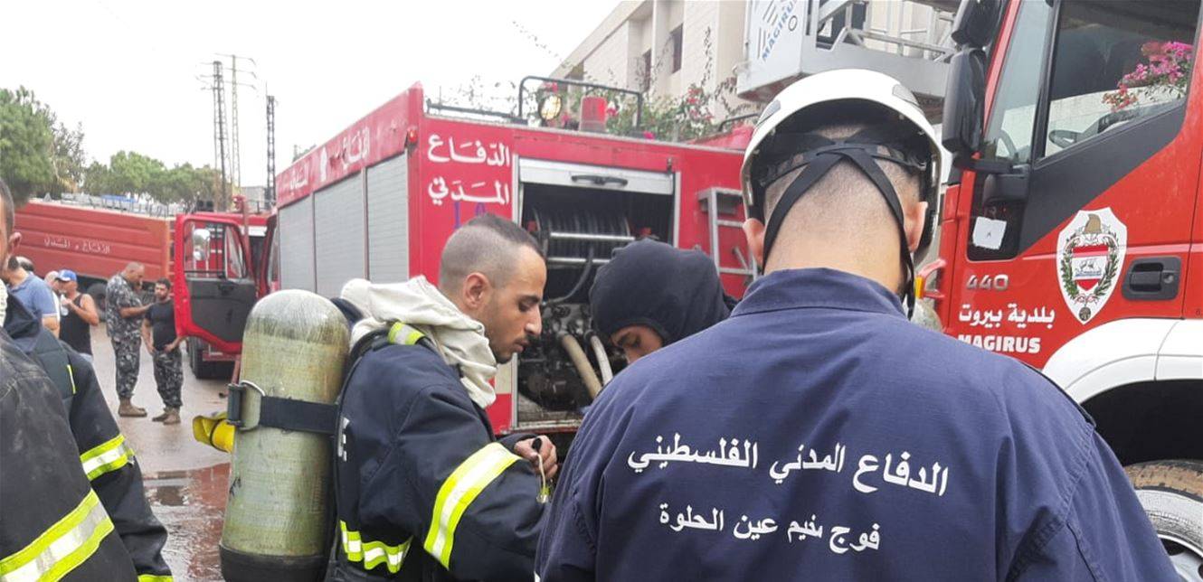 الدفاع المدني الفلسطيني يُشارك بإخماد حرائق لبنان! (فيديو وصور)