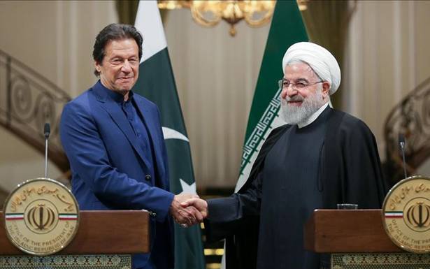 ماذا أرسل روحاني مع عمران خان إلى السعودية؟
