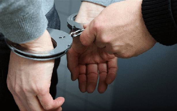توقيف شخصين في بلدة ريحا ــ دير الأحمر بحوزتهما أسلحة ومُخدّرات
