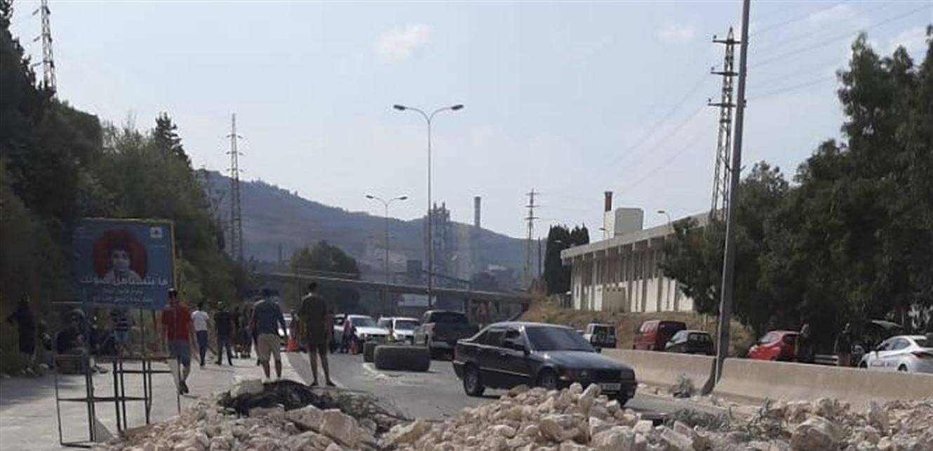 صلوات في البترون على نية لبنان وفتح جزئي للطرقات