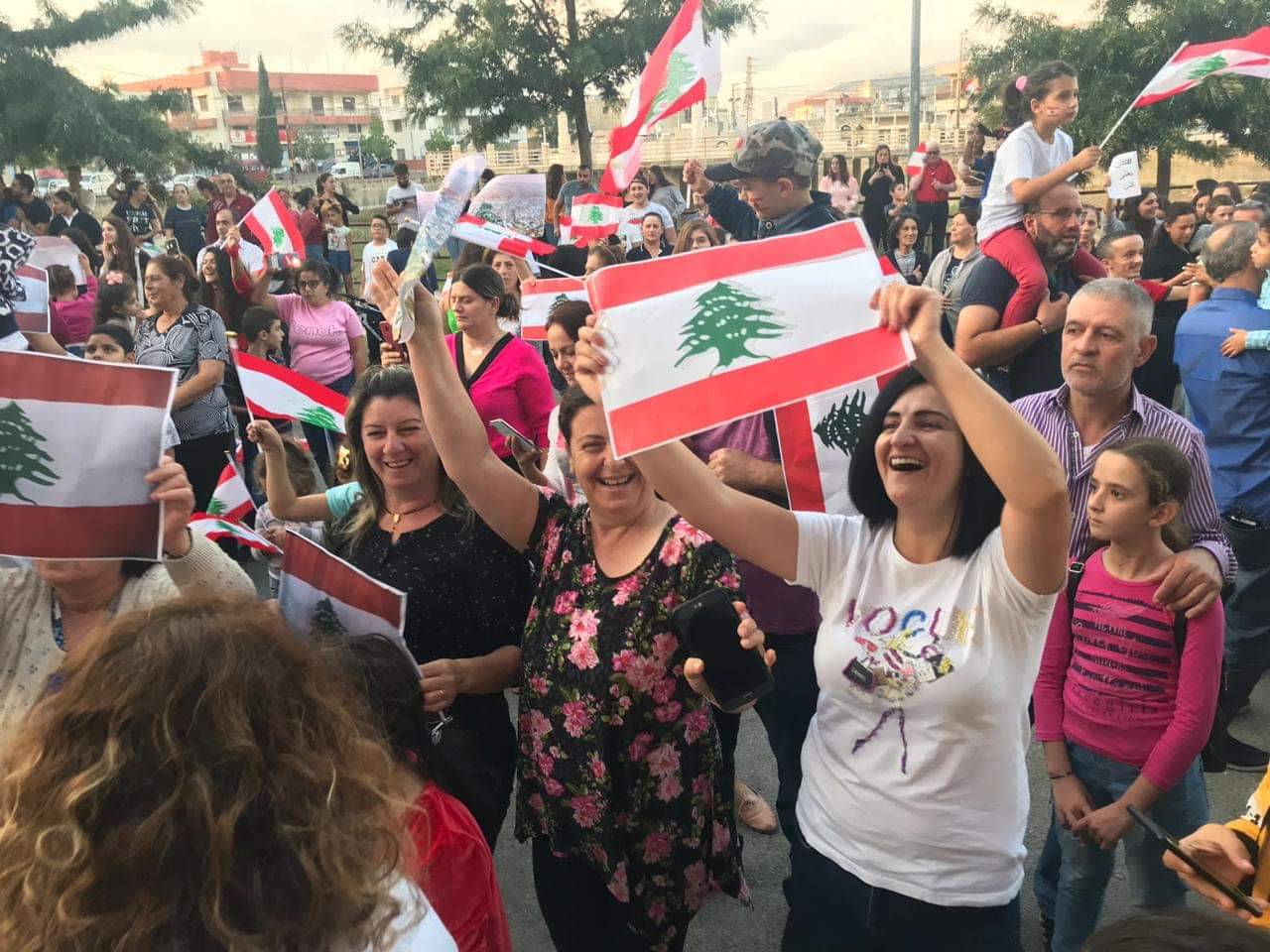 أعداد كبيرة من المتظاهرين احتشدوا في ساحة رميش