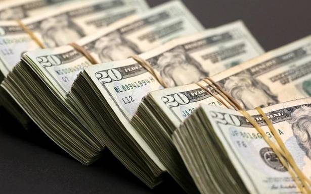 الدولار يهبط وتفاؤل بشأن الخروج البريطاني يرفع الاسترليني واليورو
