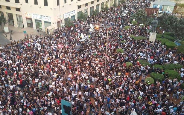 الانتفاضة الشعبية عمّت كل لبنان وصرخة الناس واحدة... الخبز والعمل وضرب الفساد...