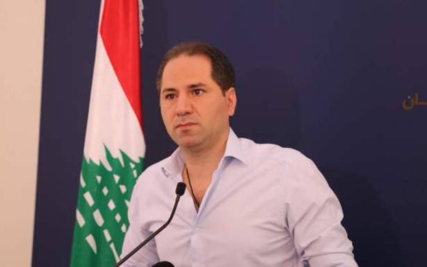 الجميّل جدّد دعوته الى استقالة