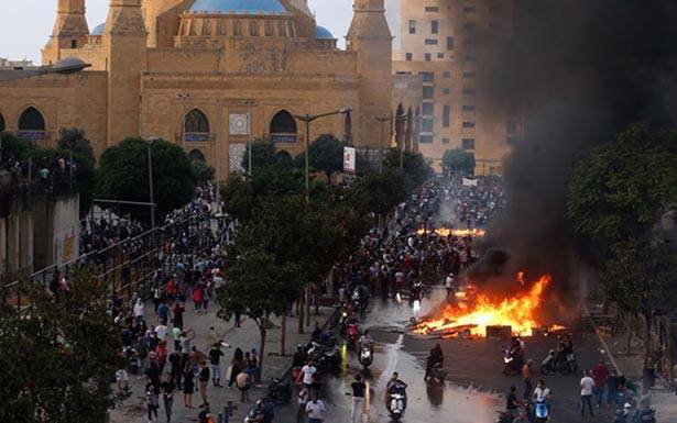المتظاهرون لن يخرجوا من الشارع