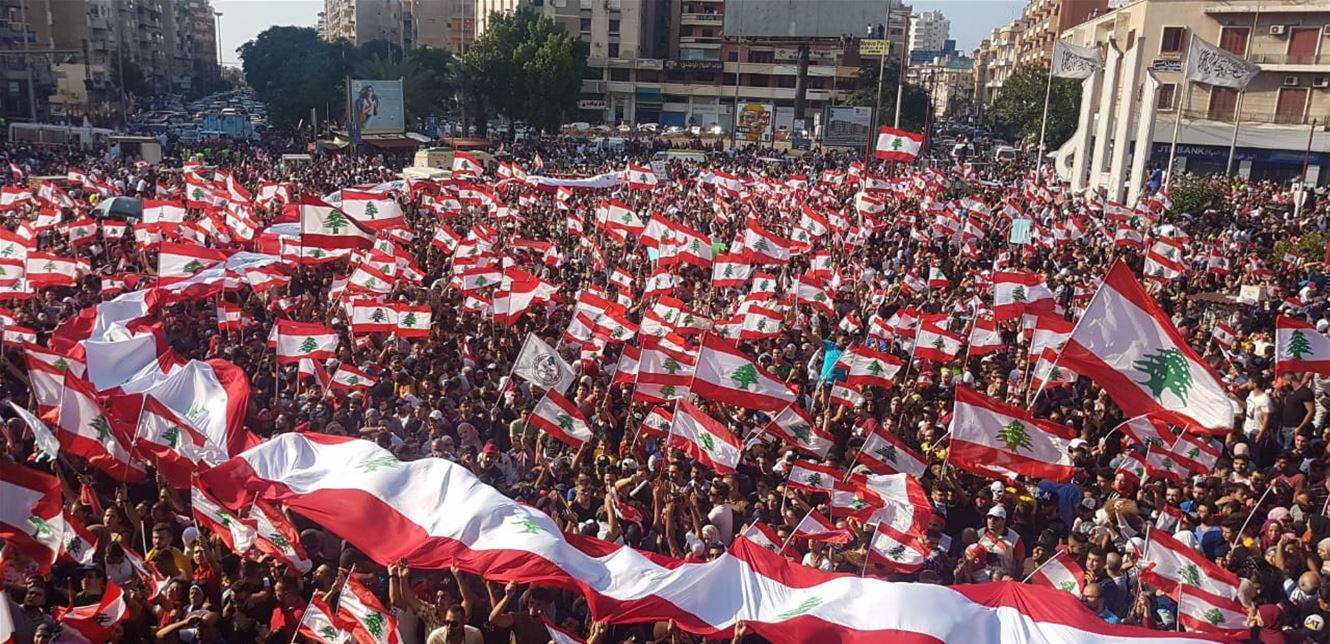 عدسات الكاميرات ترصد التظاهرات في بيروت ومختلف المناطق.. إليكم هذه المشاهد (صور)