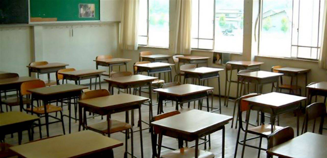 مدارس فتحت أبوابها.. وحضور خجول للطلاب
