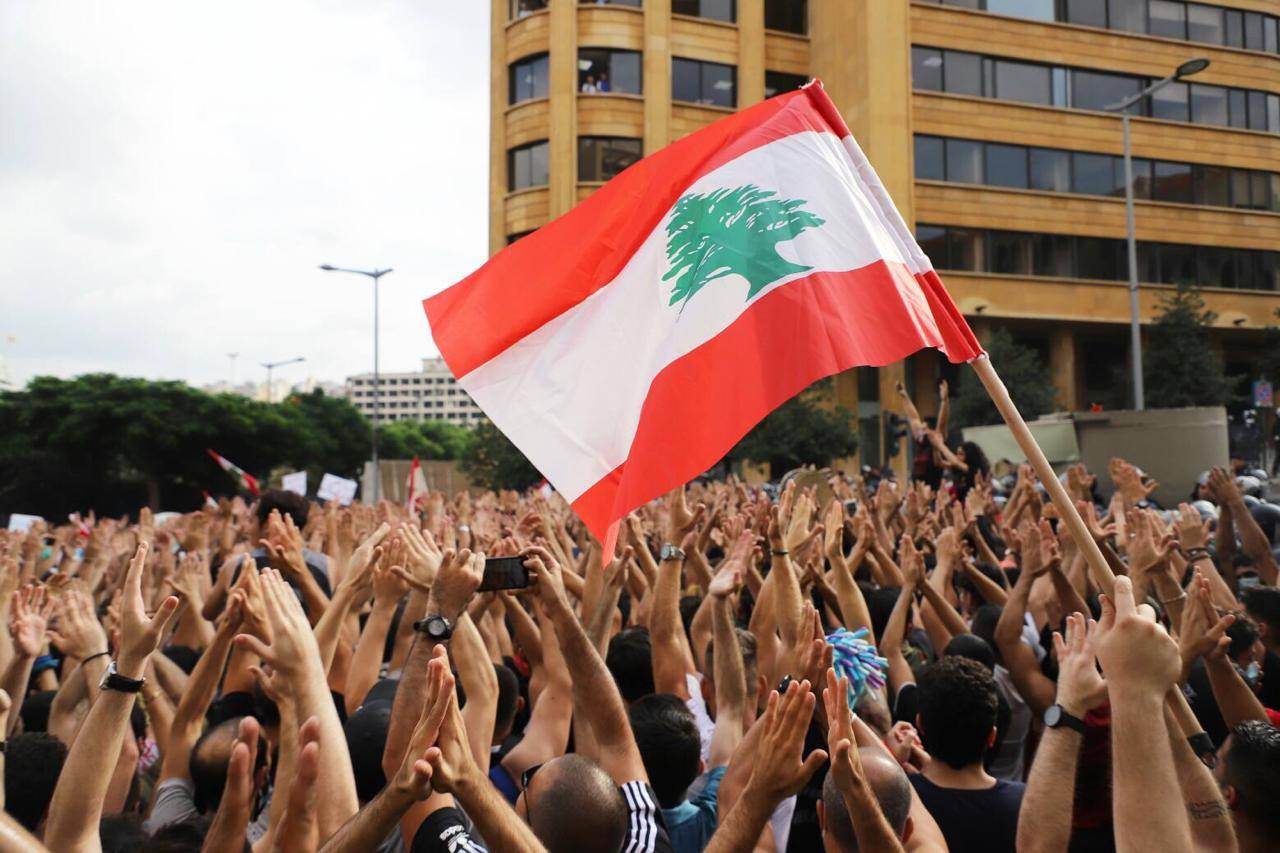مليونا شخص في الشوارع... فهل تنّجح ورقة الحريري؟
800 مليار دولار الأموال المنهوبة
والاتحاد الأوروبي والخزانة الأميركية تعتبرها جريمة