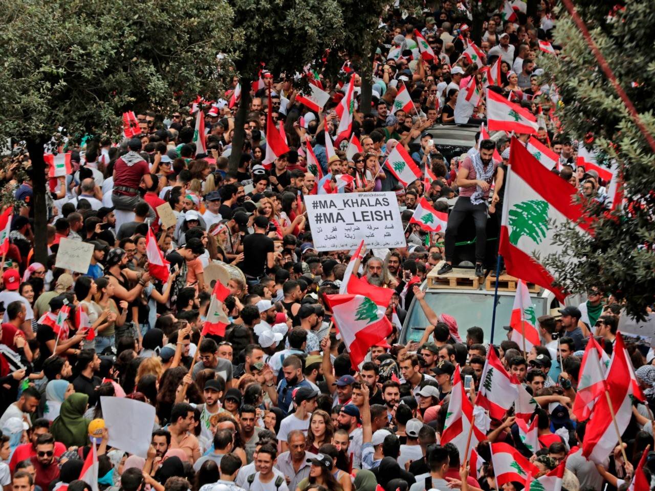 الطبقة السياسيّة «تكشّر عن أنيابها» سعياً لــقـمــع انتفاضة اللبنانيين ومطالبهم المحقّة؟