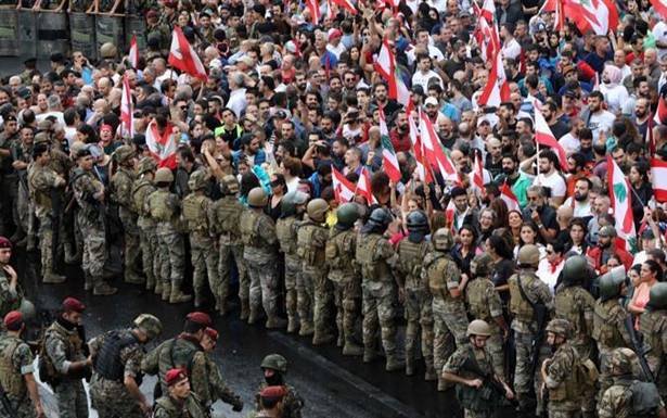 البلاد امام مسارات محدودة: تغيير الحكومة او العصيان المدني او المجهول