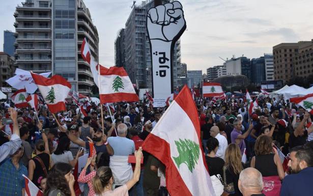 خـيـار الحكومة «التكنوسياسيّة» يتقدّم في الشارع فـقـط
