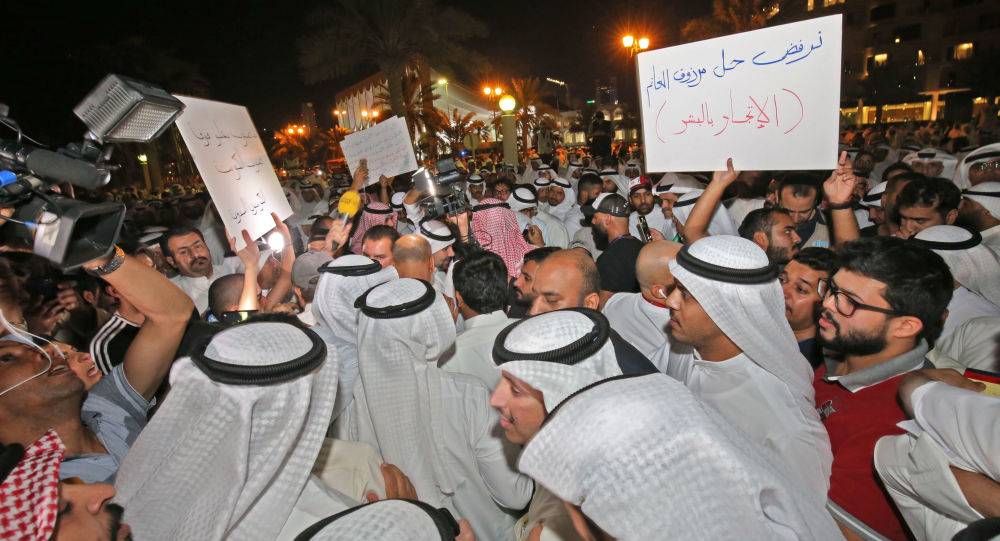 اتهامات الفساد في الكويت تهدد باحتجاجات جديدة