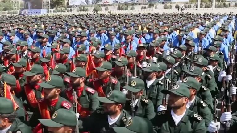 الحرس الثوري الإيراني: سنتصدى لكل من يعمل على زعزعة أمن البلاد