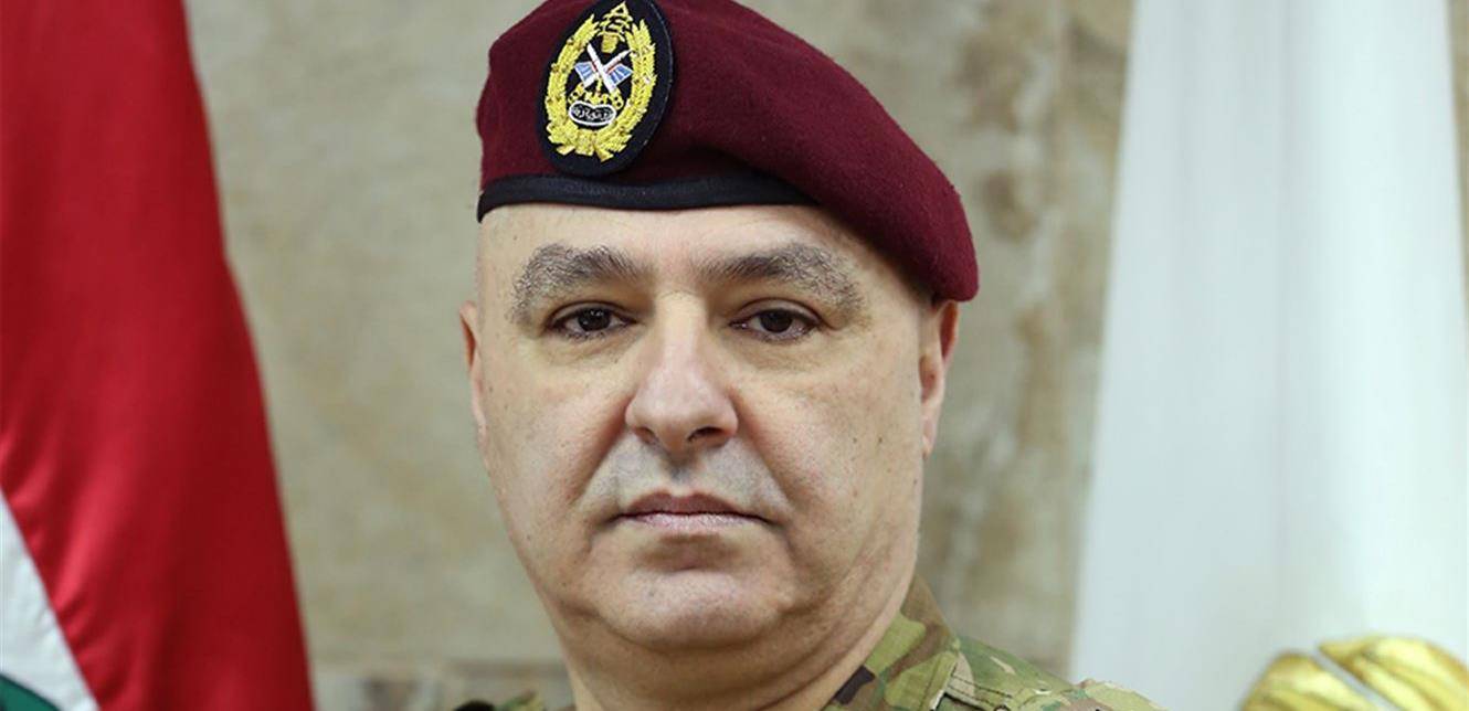 قائد الجيش للعسكريين: لا تسمحوا للتجاذباتِ السياسيةِ أن تُثنيكُم عنْ أداءِ مهامِكُم
