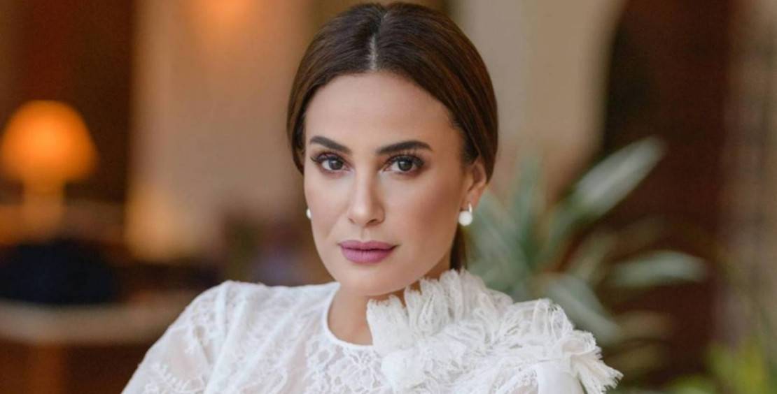 هند صبري: زوجي وبناتي يشعرون بالضّيق منّي بسبب إدماني على السوشال ميديا!