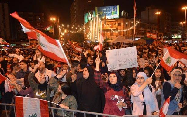 شهر على الحراك : غلاء وسوق سوداء للدولار وأزمة معيشيّة خانقة