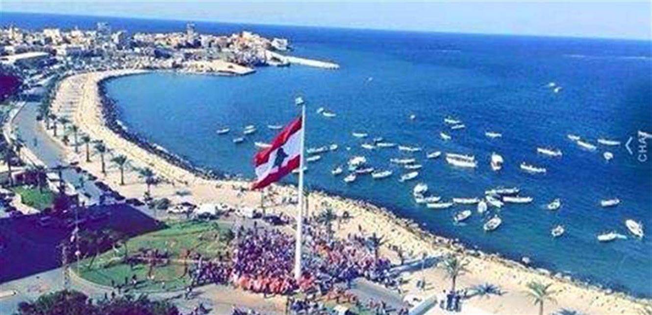 هدوء في ساحة دوار العلم في صور
