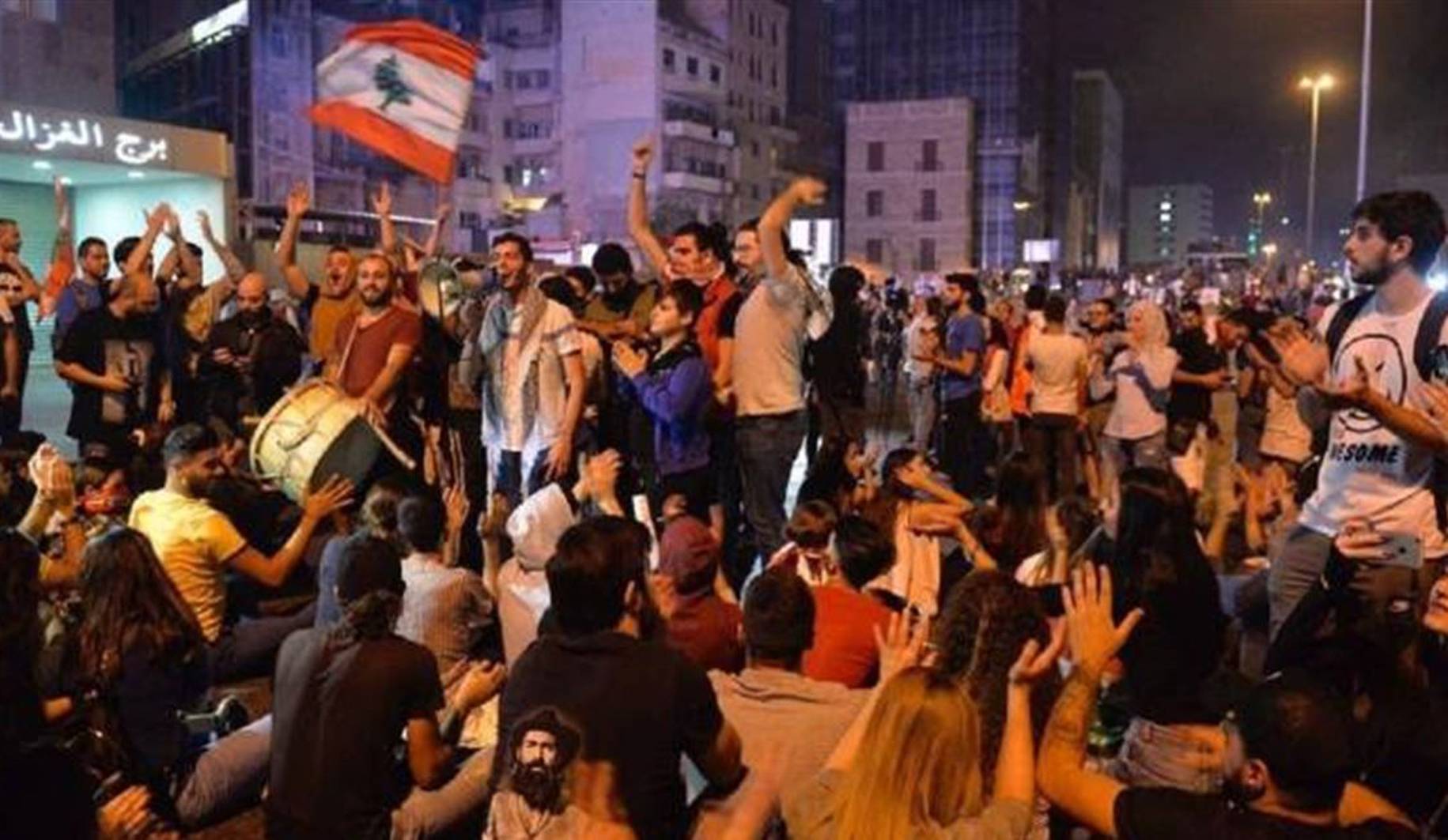 بعد لقاء «الخليلين» والحريري اتجاه لتكليف الصفدي تشكيل حكومة «تكنوسياسية» ...
الجيش يطبق استراتيجية «الاسفنجة»... ويرسم «خطوطا حمراء» محذرا من تجاوزها
باريس «القلقة» تحضّر «لمبادرة» وتجري اتصالات مع واشنطن وموسكو وطهران