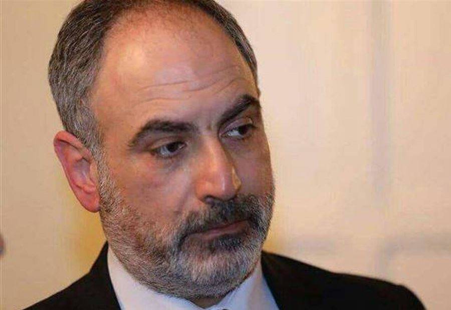 أسود يكشف عن "مخالفات" في هيئة إدارة السير