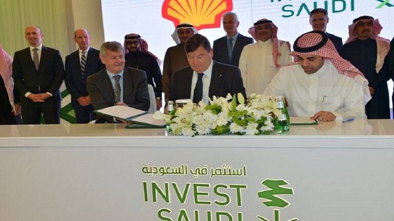 السعودية.. 5 مذكرات تفاهم بملياري دولار مع شركات بتروكيماويات عالمية كبرى