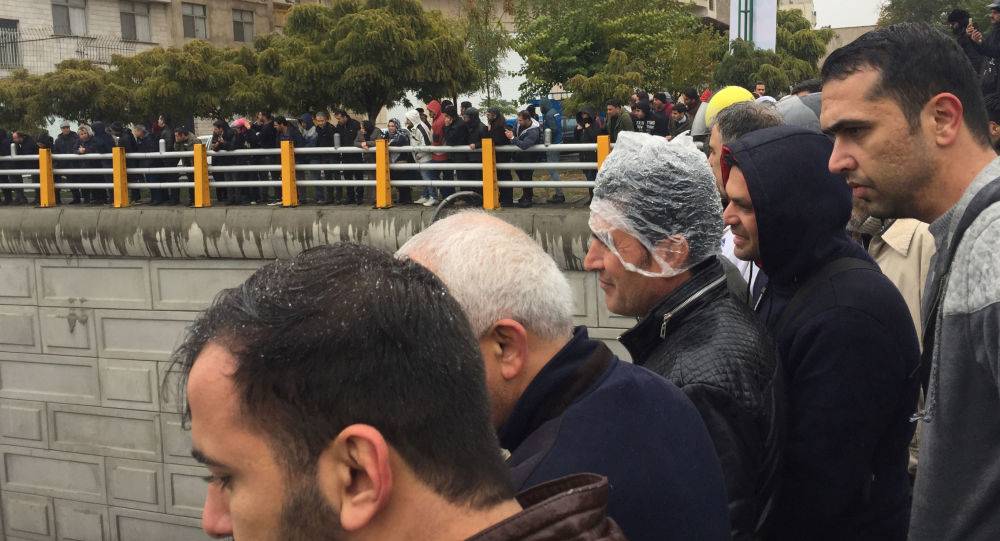 بـ"الأكفان"... مسيرات داعمة للقيادة في إيران