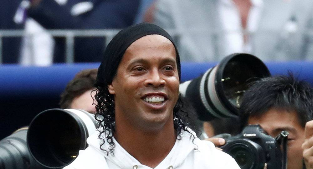 بعد موافقة ولي العهد... رونالدينيو يفاجئ الجميع في الرياض