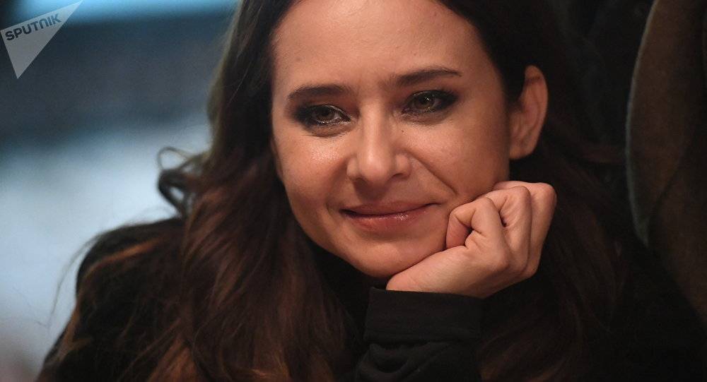 أول تعليق من نيللي كريم بعد إنقاذ حياتها