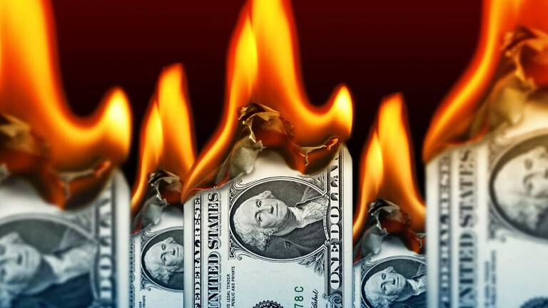 نائب سوري: هل يعقل أن يذهب المواطنون إلى "العرافات" ليستفسروا عن سعر الدولار؟