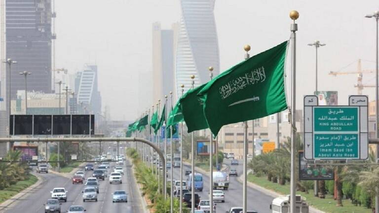 العاهل السعودي يعين آل مقرن أمينا جديدا للرياض خلفا للفارس