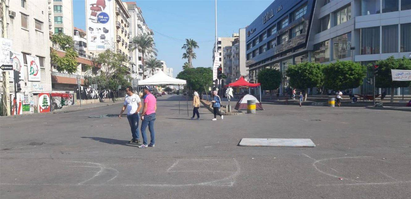محطات الوقود في صيدا التزمت الاضراب والحركة عادية في المصارف والمحال التجارية