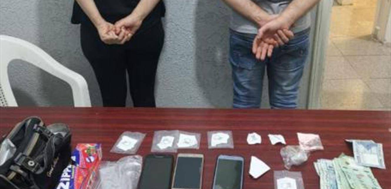 توقيف شخصين بجرم ترويج مخدرات