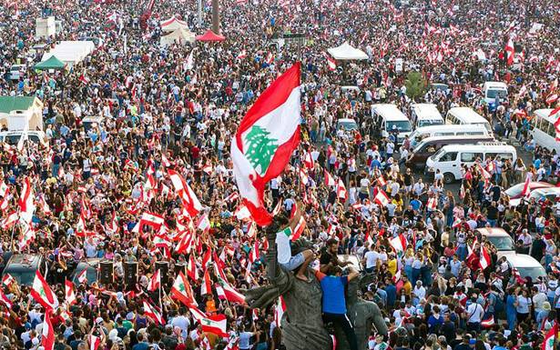 الثورة أقوى من الفتنة؟!