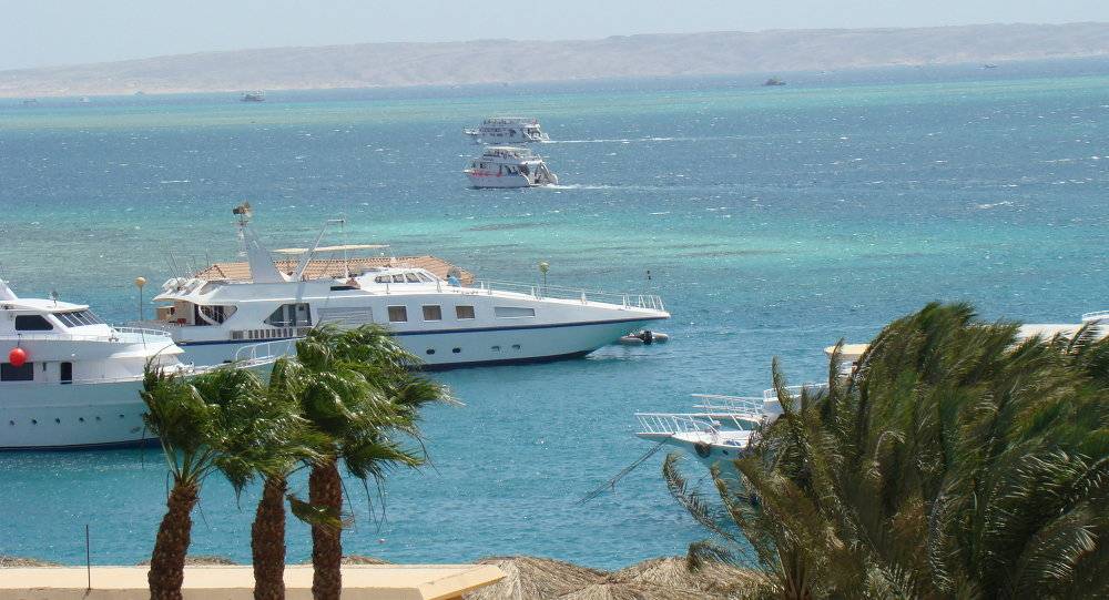 إغلاق ميناء مصري بسبب سوء الأحوال الجوية
