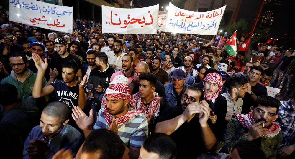 الأردن... رفع أجور العاملين في القطاعين العام والعسكري