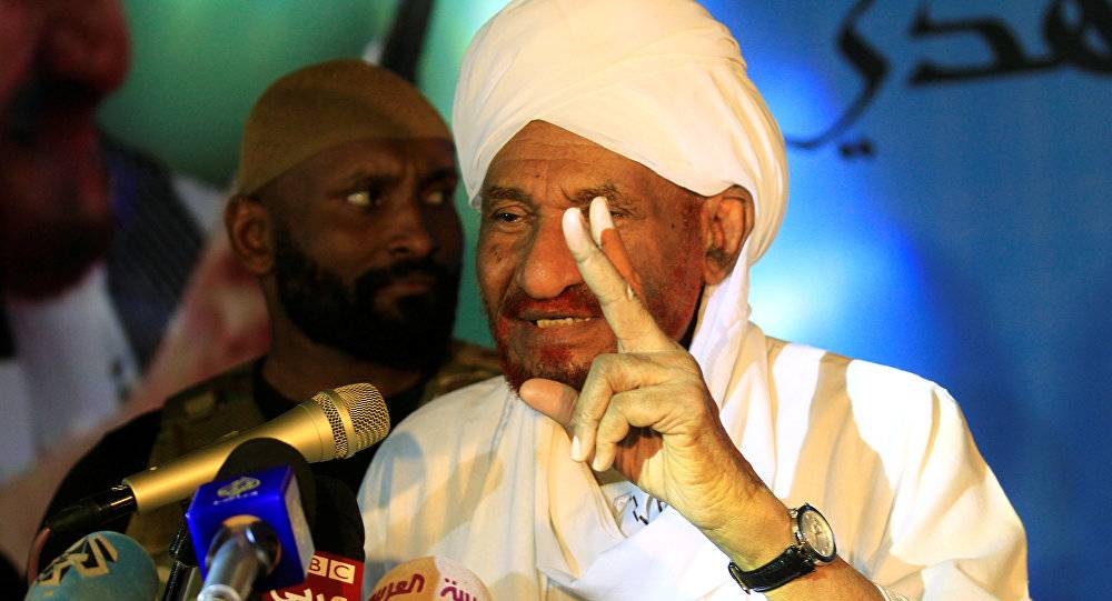 الصادق المهدي: أي حديث عن علمانية في السودان حاليا "كلام فارغ"