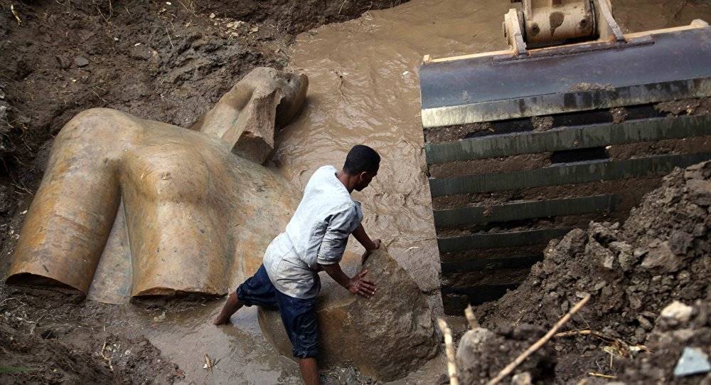 مصر تعلن العثور على 19 كتلة أثرية ضخمة والقبض على مكتشفها... صور