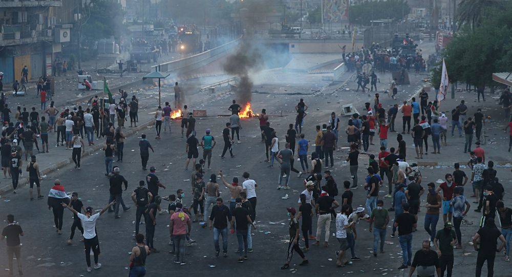 6 قتلى وأكثر من 40 جريحا بهجوم مسلح استهدف المتظاهرين في بغداد