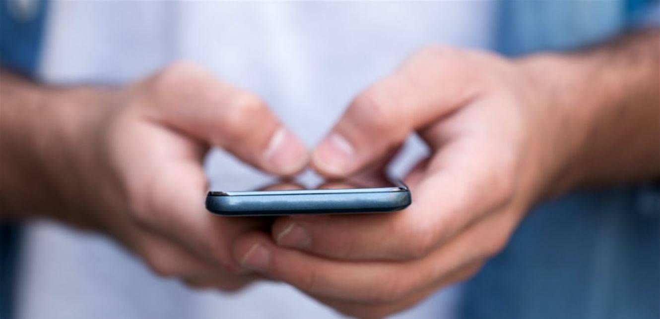 مروان يخضع للتحقيق بسبب تدوينة عن وزير.. وهذا ما فعله المحتجون تضامناًَ معه!