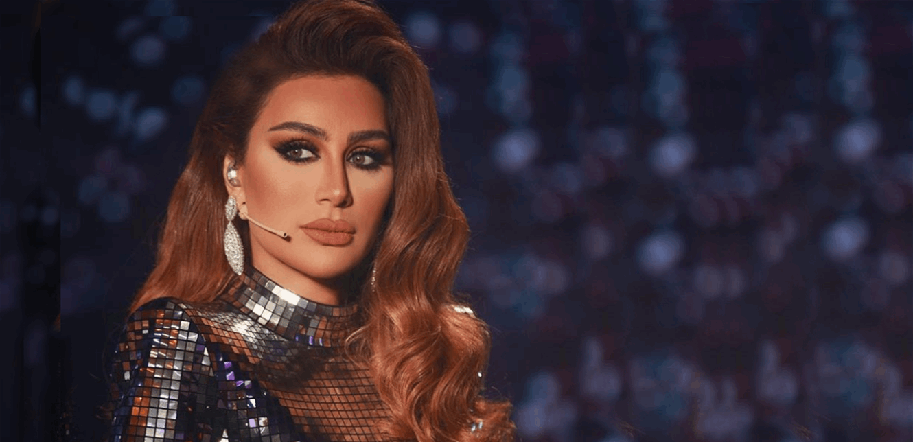 مايا دياب تقرأ "الفاتحة" قبل عرض مسرحيتها! (فيديو)