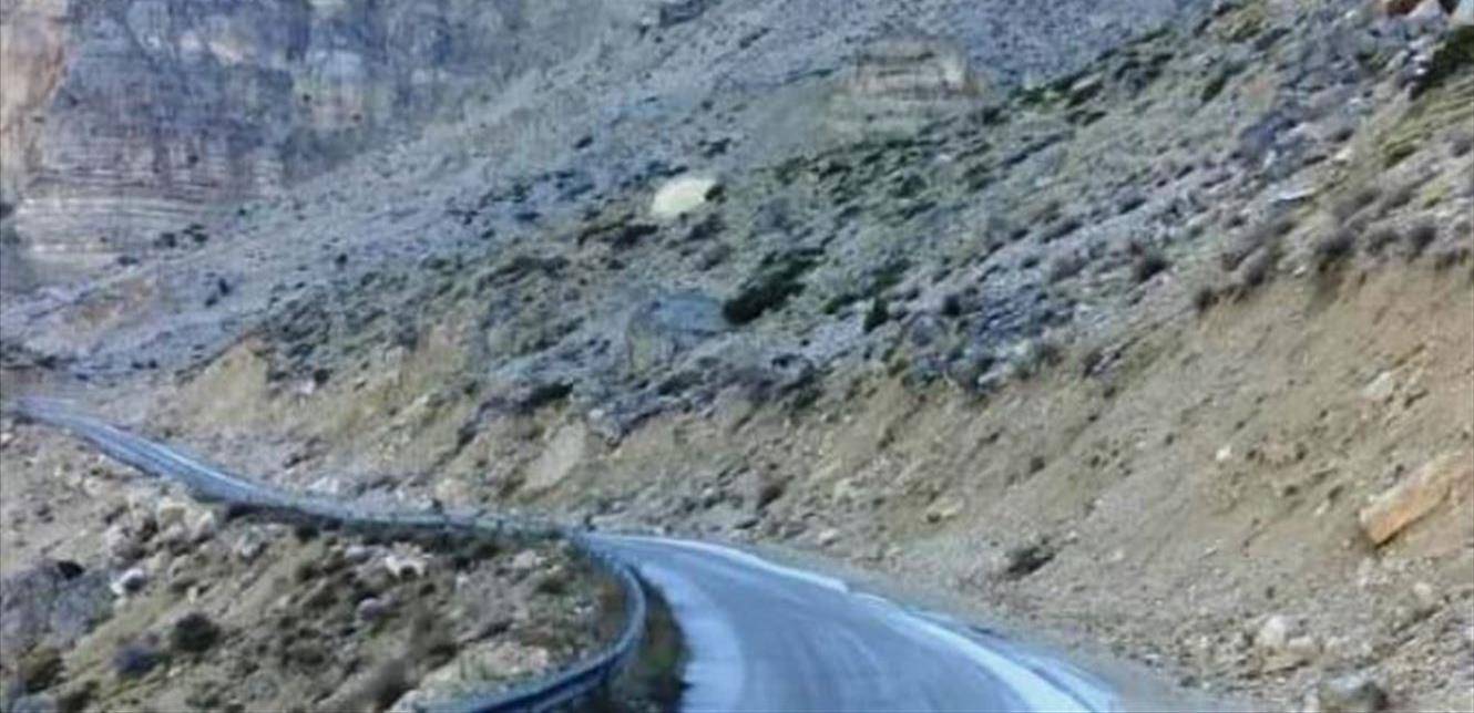 جليد في الضنية.. الحرارة تحت الصفر والطرقات مقطوعة!