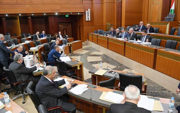 اللجان ناقشت انشاء نظام التقاعد والحامية الاجتماعية وقانون مكافحة الفساد