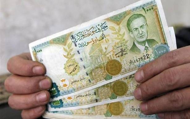 بعد تأثرّها بالأزمة اللبنانية..الليرة السورية تتحسن مقابل الدولار